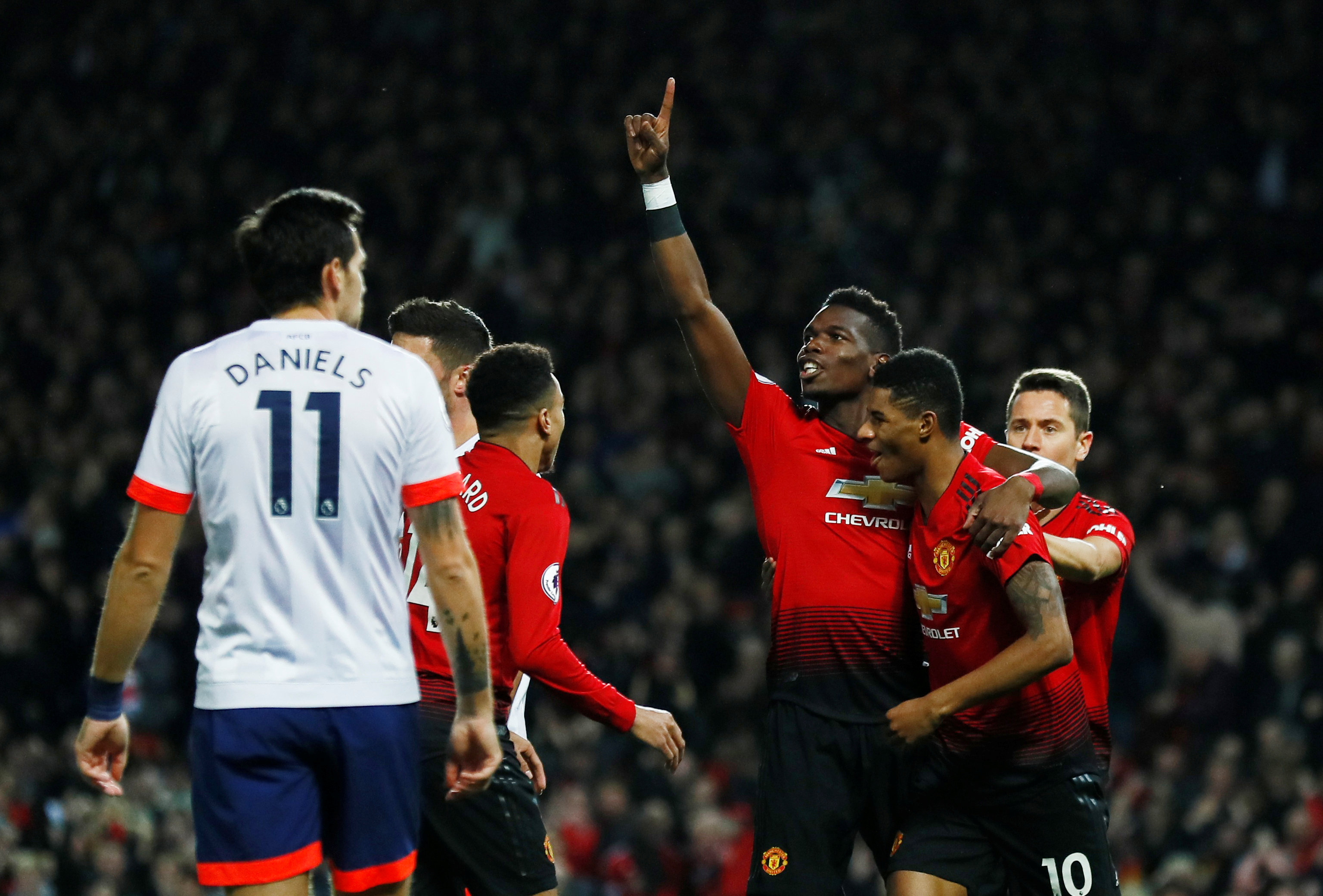 攻防两端都 攻防两端都